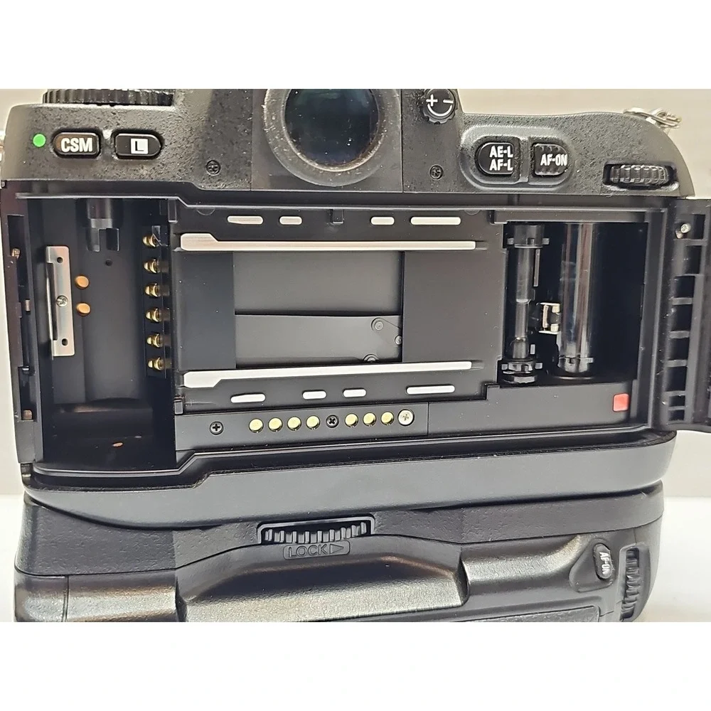 Nikon F100 35mm SLR Film Camera Black Body With Extras (For Parts/repair)...read